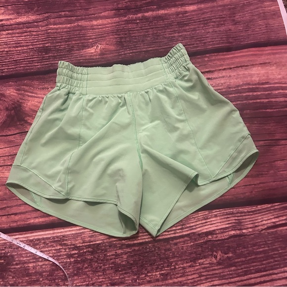 lululemon athletica Pants - Women’s Lululemon Hotty Hot Shorts Size 4 Green
